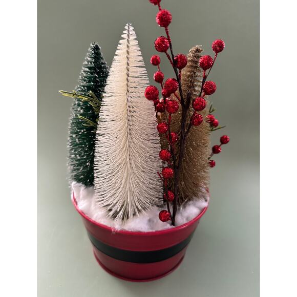 Price Reduced Festive Christmas Assemblage With a Jolly Santa - Picture 6 of 8